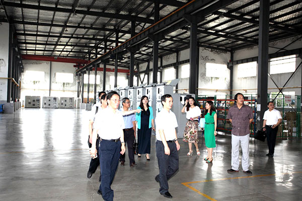 湖南省工商联副主席吴曙光到得润电气参观考察