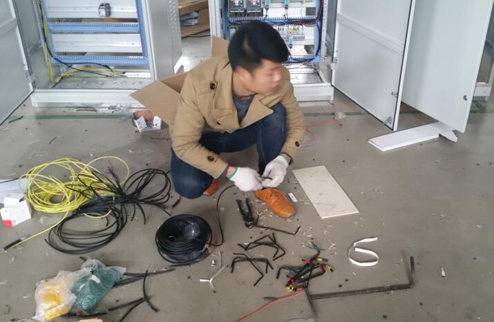 快盈lV入口500万，主营：高低压开关柜，高低压无功补偿柜，消弧消谐装置，自动化控制系统，综保、仪表等，全国统一客服热线：400-0551-777