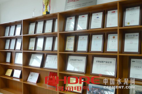 得润电气　电气成套设备生产厂家　咨询热线：4000551777　QQ:3176885416.