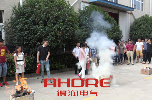 安徽得润电气 专注开关柜 电容柜 电话：400-0551-777 qq：3176885416