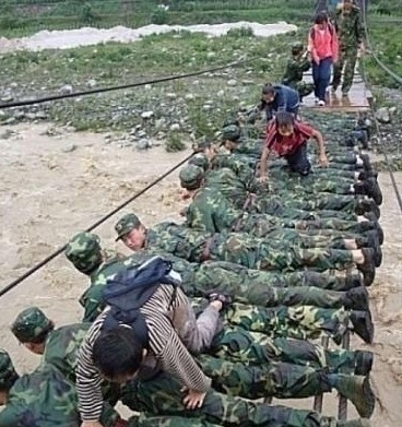 得润电气 专注开关柜配电箱30年 联系电话：400-0551-777 qq：3176885416