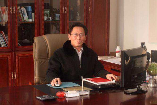 得润电气 董事长 专注开关柜配电箱30年 联系电话：400-0551-777 qq：3176885416