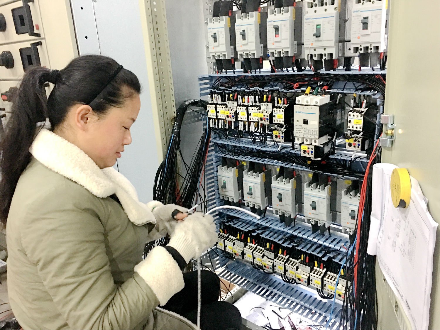安徽得润电气 成套高低压开关柜 厂家 电话：400-0551-777 qq：3176885416