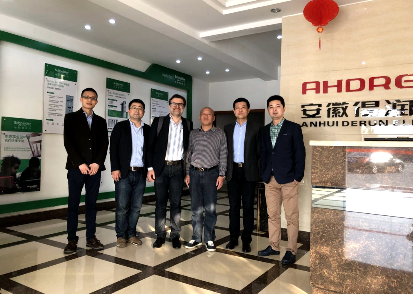 安徽得润电气 施耐德授权盘厂 合作伙伴 电话：400-0551-777 qq：3176885416