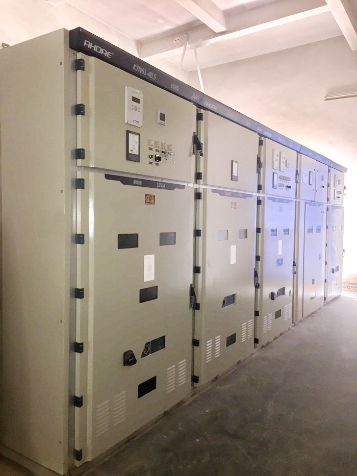 凤阳中都35KV高压柜现场图