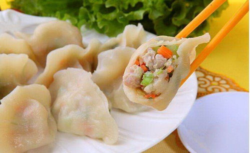 吃饺子.jpg