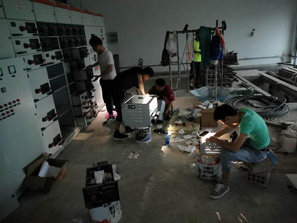 现场工作中.jpg