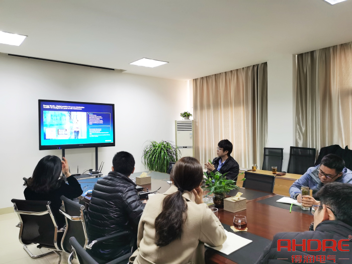 培训会议图.jpg