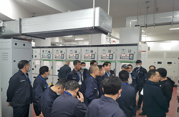 进行MVnex中压柜实操培训.jpg