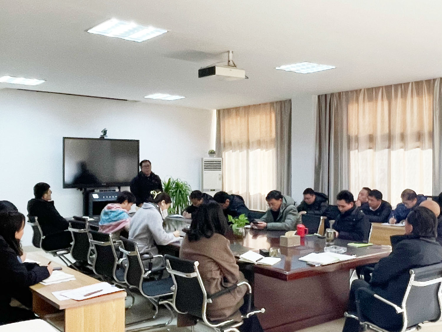 得润电气开工第一场会议