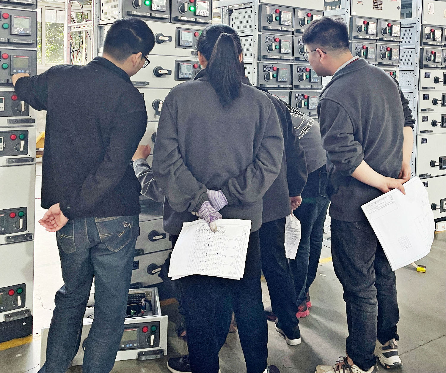 得润电气现场调试