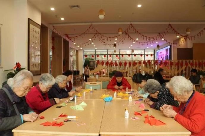 铺满了地面