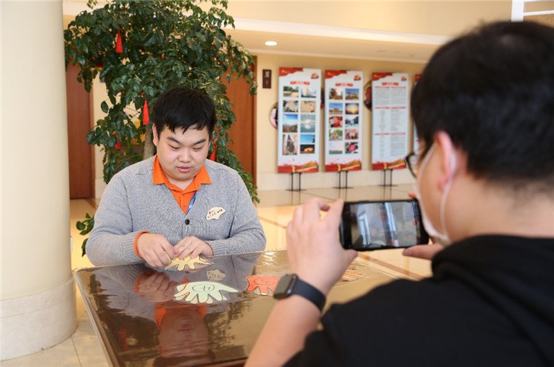 也依然享受着高品质的桃子汉化手机版新