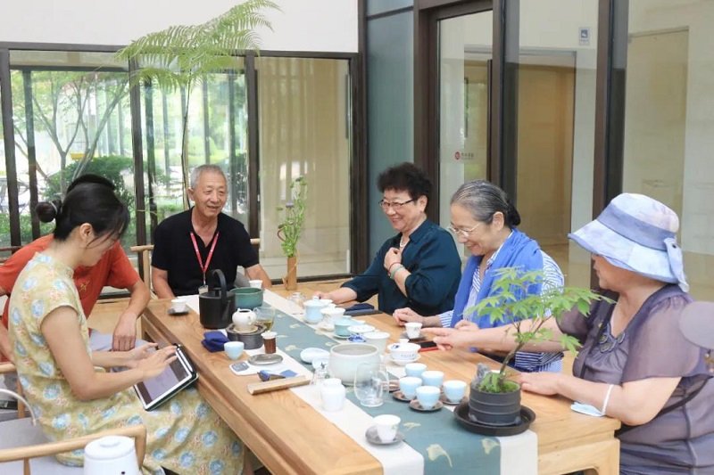 因循“以美好的方式生活”的共同理念