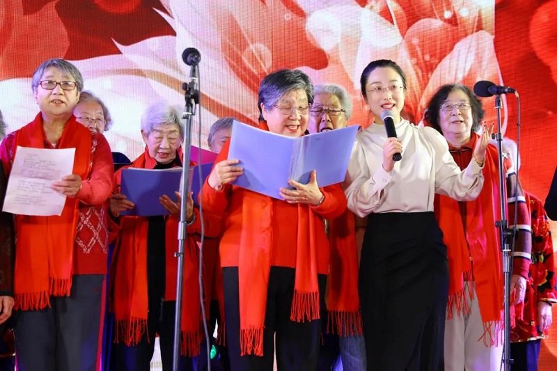 汇成了“我们”