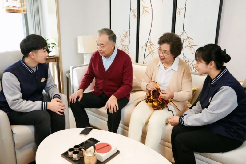 扫一扫，关注我们